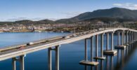 Puente principal en la ciudad de Tasmania